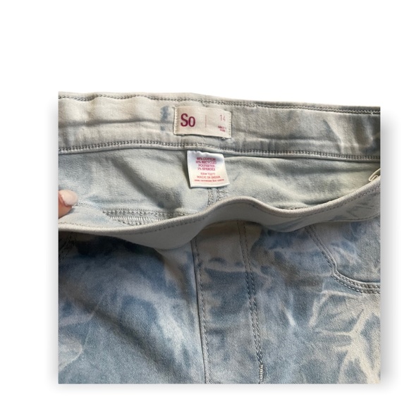 Bundle of 2 SO Girls Pull on Blue Light Acid Wash & Dark washed Blue Jeggings - Picture 9 of 10